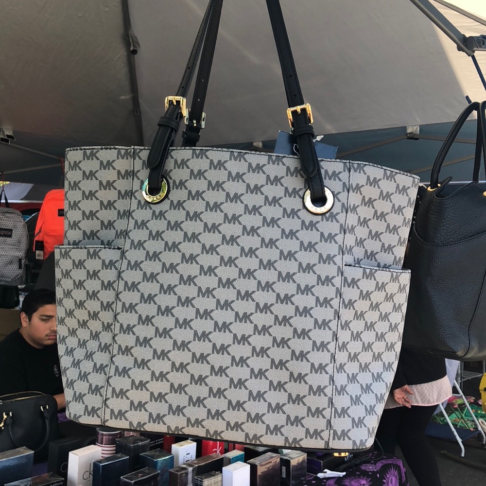 Micheal Kors tote